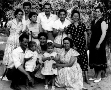 Ελ. Χατζηγιάννη,Θ. Στασινός,Δ. Τσατσούλης,Νίτσα Χατζηγιάννη,Φωκίων Χατζηιωάννου,Σ. κατσαρού,Ε. Κουτσιαύτη [Αρχείο Τσατσούλης Σωκράτης]